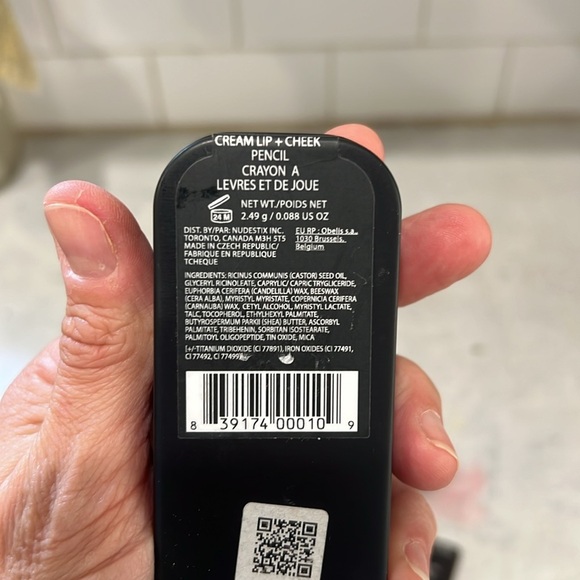 NUDESTIX Black and Red Concealer Makeup Set - Picture 4 of 11